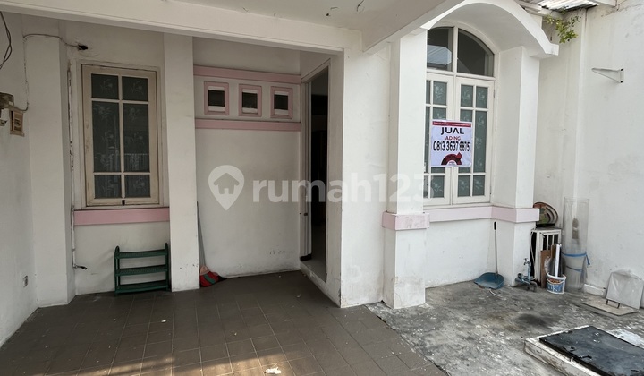 Puri Asri One and a Half Story House Pakuwon City 2