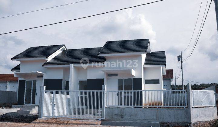 Rumah Bagus Dekat Bsb di Perum Adinata Ngadirgo Mijen, Semarang 1