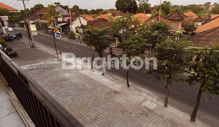 2 storey shophouse in front of Jalan Raya in a strategic location for tourists, suitable for business, culinary, coffee shop, boutique, beauty clinic, barber shop, etc. Hurry up, only 1 unit is available!!! 2