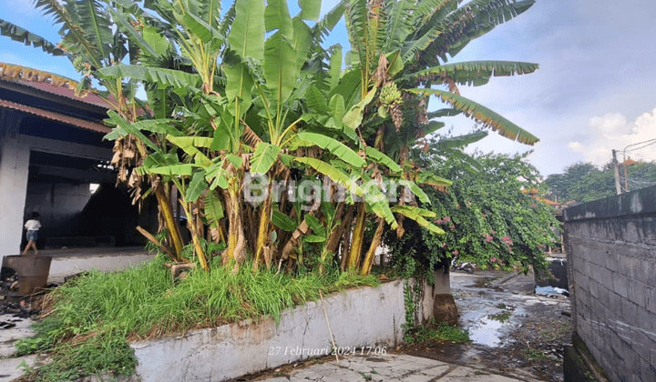 BUILDINGS IN THE KEROBOKAN KAJA AREA, NORTH KUTA 2