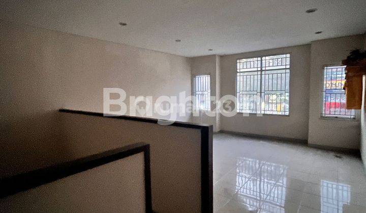 2-storey shophouse on the side of the main road in a strategic location in the commercial area of South Denpasar 2