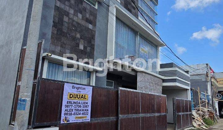 3-storey minimalist house, well maintained, ready to be occupied, fully furnished, suitable for investment and boarding house in the Pemogan area, South Denpasar. 1