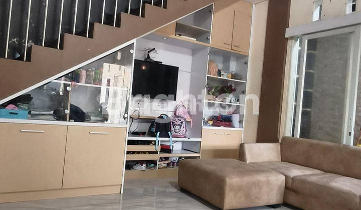 3-storey fully furnished house ready to be occupied in a strategic location in the middle of Denpasar city in the Pemogan area 1