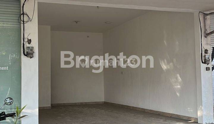 1-storey shophouse in a strategic and busy location in the Pererenan area. 1