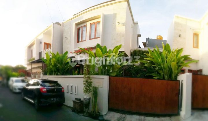 Rumah tinggal siap huni 2 lantai ditengah kota Denpasar akses jalan lebar dekat dengan jalan Raya Gatsu dilingkungan yang tenang dan nyaman dalam komplek Perumahan  2