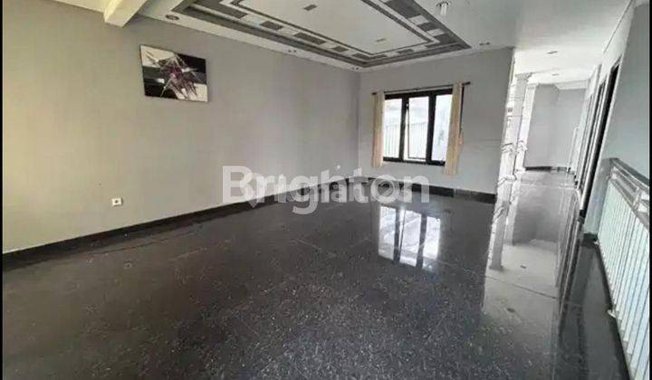 Rumah 2 lantai dipusat kota Denpasar dekat dengan Plaza Renon lokasi strategis bebas banjir akses mobil 2