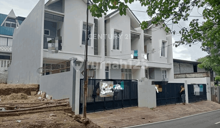 Millennial Brand New House in DKI Plot, South Meruya, West Jakarta