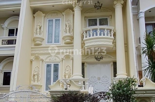 Rumah Mewah Elegan Vibes Old Money Cluster Walet Pik 1