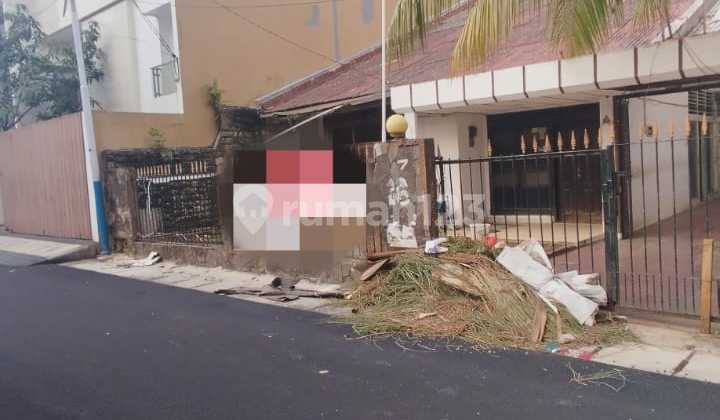 Dijual Rumah Tua Hitung Tanah Lokasi Komplek Sunrise Garden Jakarta Barat
