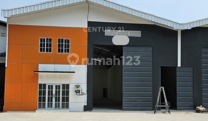 Gudang Di Kawasan Multi Guna Estate Di Teluk Naga Tangerang 