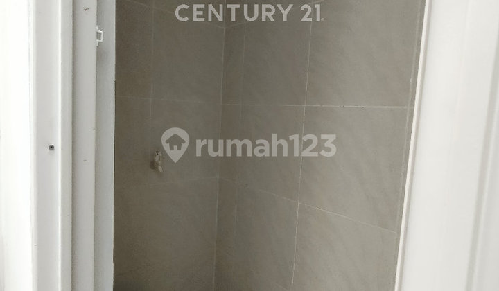 Disewakan Ruko Brand New Taman Cosmos Jakarta Barat 2
