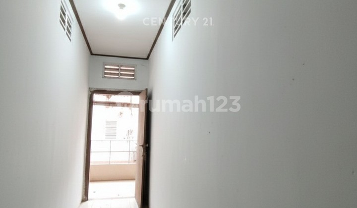3-Storey Commercial Building in East Business Area, Tambora, West Jakarta 2