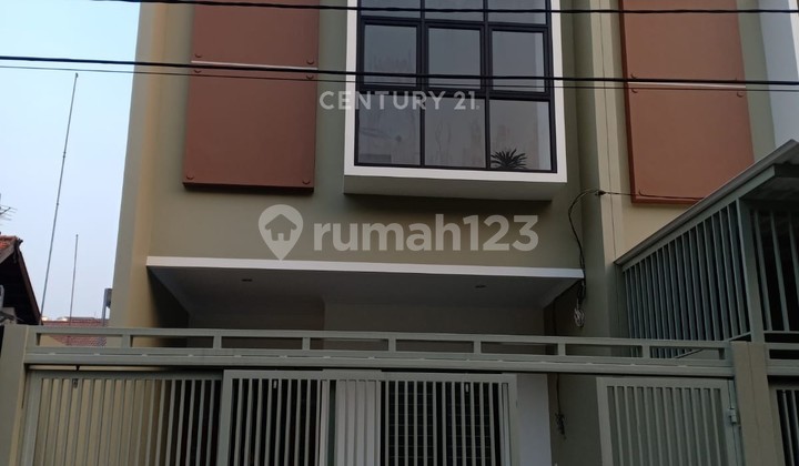 Rumah Lokasi Strategis Di Kavling Polri Jelambar Jakarta Barat