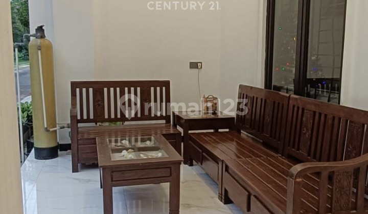 Rumah Favorit 3 Lantai Dalam Cluster Aralia Harapan Indah Bekasi