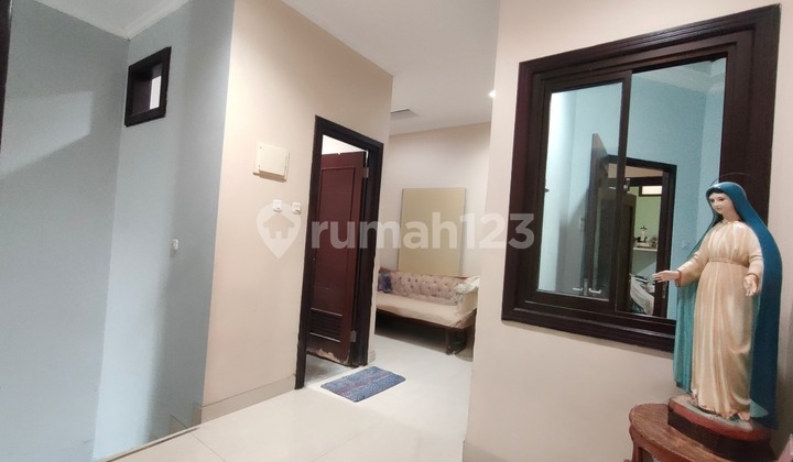 Dijual Cepat Rumah Lokasi Strategis di Taman Villa Meruya Jak Bar 2