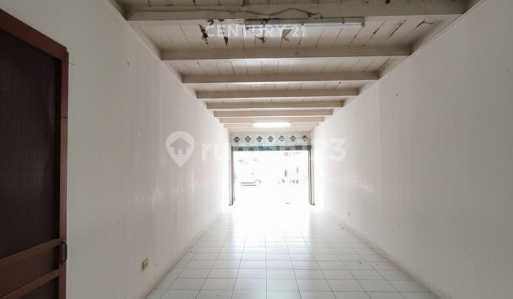 3-Storey Commercial Building in East Business Area, Tambora, West Jakarta 1