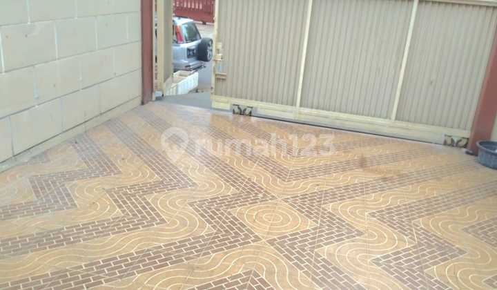 For Rent Fast Strategic 3-Storey Office Building in Pondok Kelapa, Duren Sawit, East Jakarta