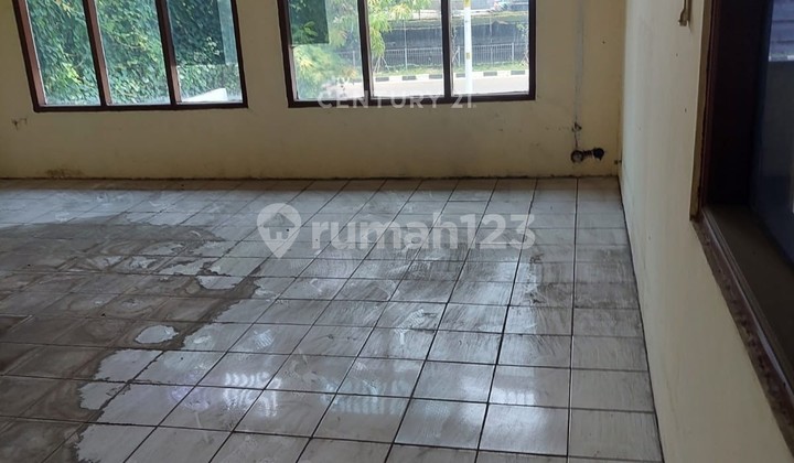 Bangunan Gudang 2 Lantai Lokasi Premium Dekat Tol