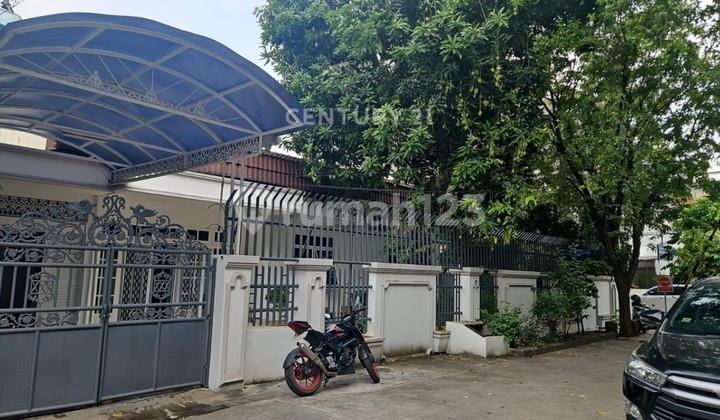 Hook Position House with a Large Garden in Sunter Paradise Phase 1 Hook Position House with a Large Garden in Sunter Paradise Phase 1