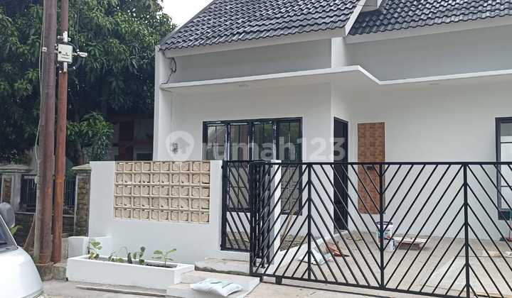 Dijual Harga Terjangkau Rumah Baru di Perumahan Dukuh Zamrud Bekasi Selatan