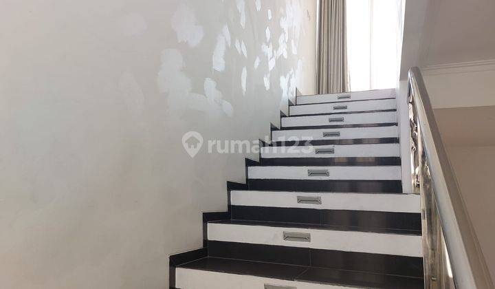 foto lainnya rumah mewah 2 lantai di