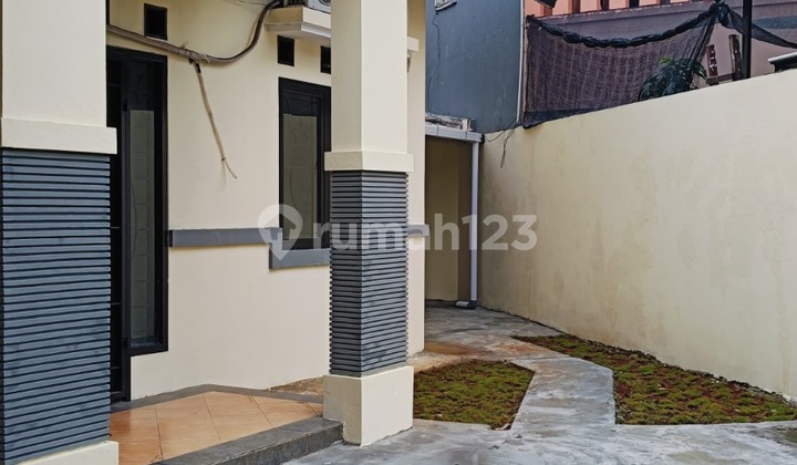 Rumah 1 Lantai Semifurnish 3 + 1 , Bsd 2