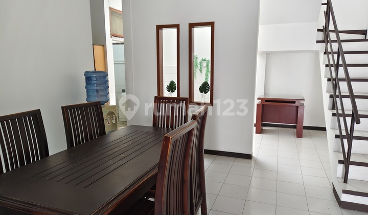 Rumah Disewakan Siap ********. Sudah Ada Perabotan. Kulkas. Ac. Water Heater