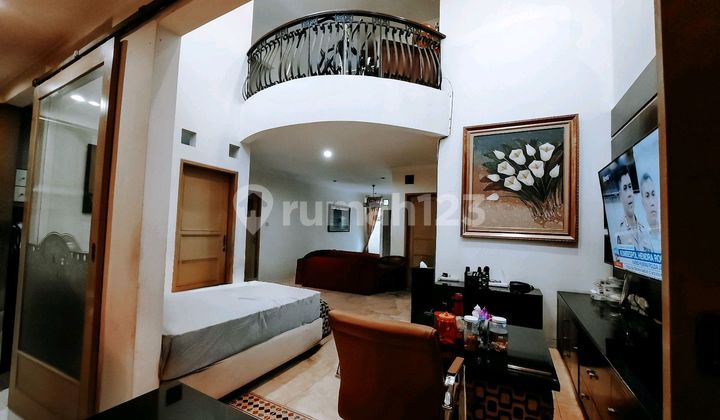 Ready-to-Live-in Residential House. Buah Batu Housing Area. Safe, Close to Various Culinary Spots, Offices, Supermarket.