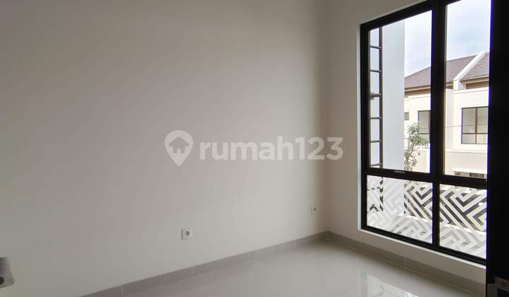 2 Lantai, di Podomoro Park Bandung