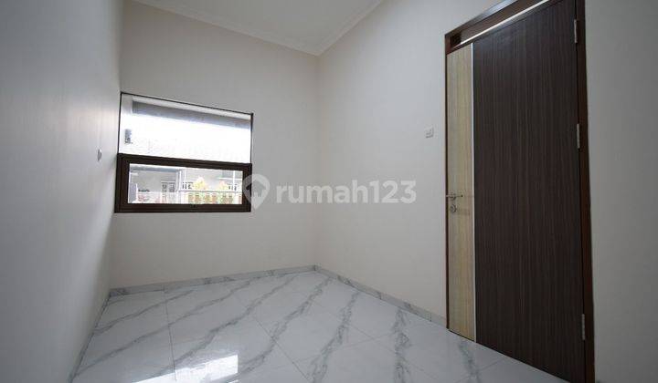 Baru Minimalis Modern Rumah dengan  Harga Terjangkau Taman Holis Indah I Bandung  2