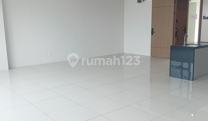 Space Office plus Apartemen HQuarters Unfurnished Baru Type ada Balkon 