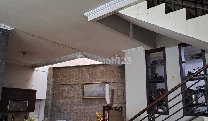 Rumah lokasi strategis Area Lengkong luas 455 mtr lebar muka 24 meter kota Bandung SHM Siap huni 2