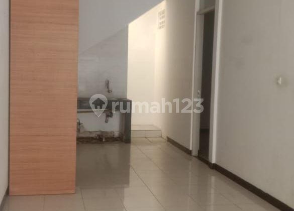 Rumah Bagus SHM Sommerville Taman Kopo Indah V 