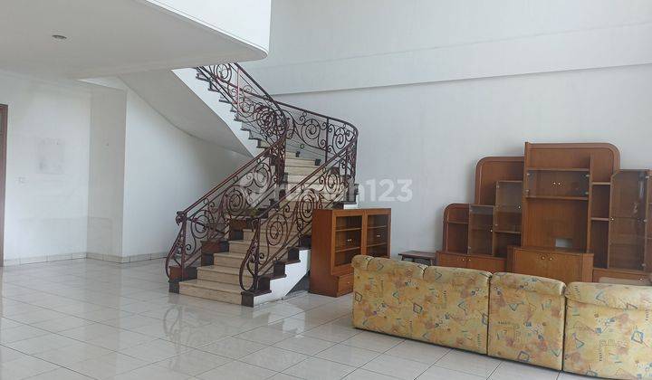 Rumah disewakan di Setiabudi Regency view Kota Bandung 3 Lantai luas SHM Bagus 1