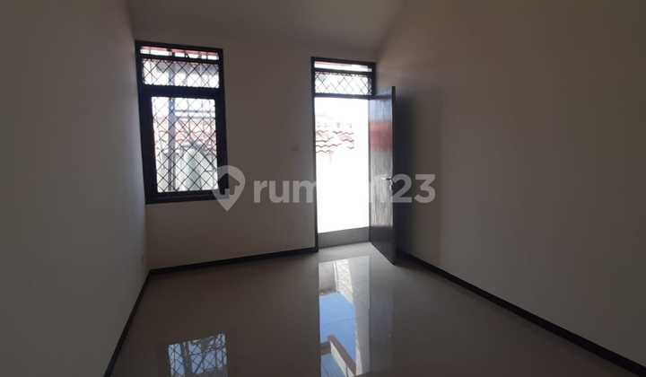 Rumah Terenovasi Minimalis 1.5 Lantai Bandung Kulon, Bandung 2