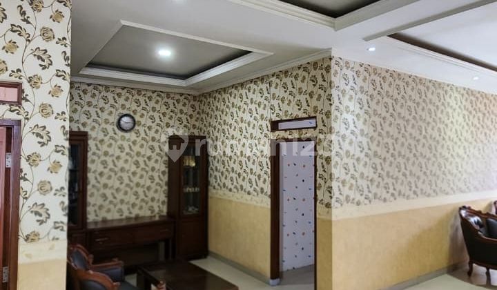 Arcamanik, Bandung: Beautiful, Comfortable House, Strategic Location, Fully Furnished, Freehold Title.