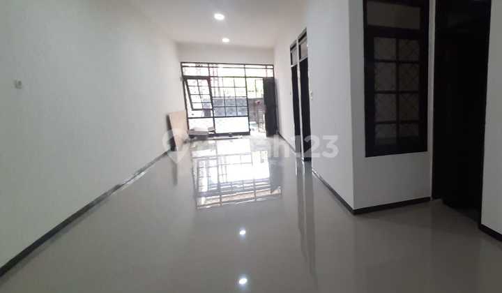 Rumah Siap Huni di Taman Holis Indah