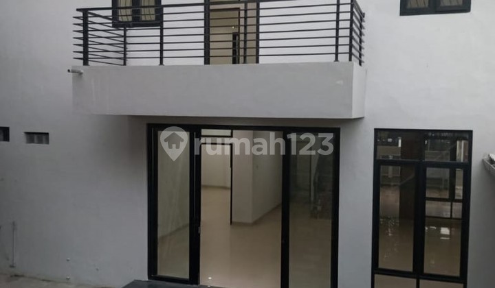 Good, Comfortable, Strategic, Ready-to-Occupy House in Batununggal, Bandung