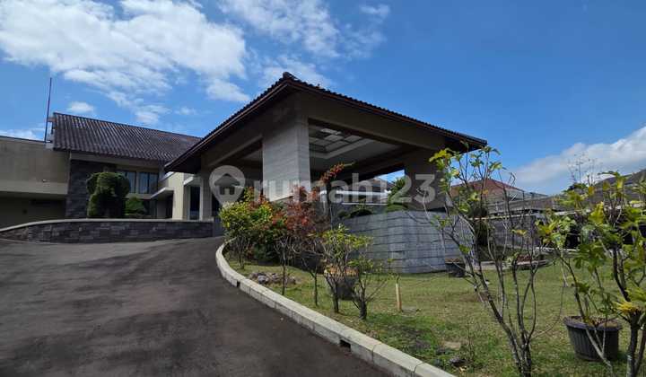 Rumah Sultan Dago Luas Tanah 7815.meter Bagus Rumah SHM di Dago