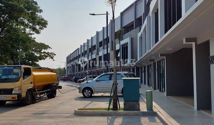 Ruko di Jalan Boulevard waterfront  lippo cikarang 1 unit 3 income bisa disewakan per lantai cocok buat usaha atau kantor Baru 2