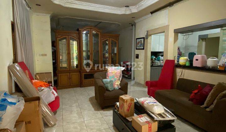 Rumah kontrakan  di Jalan medow green lippo cikarang  8kamar murah  2