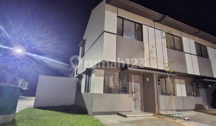 XYZ House 2 Bedrooms Hook Lippo Cikarang Ready to Occupy Good New Clean