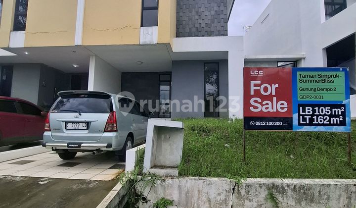 Ready-to-Occupy House in Taman Simpruk Lippo Cikarang with the Cheapest Large Land 2