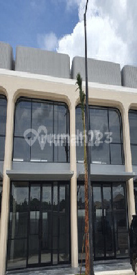 Shop House in Lippo Cikarang, 2 Floors, Excellent for Office or Business, Near Industrial Area and Surrounded by Highways, Very Strategic.