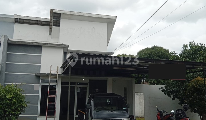 Spacious house suitable for office warehouse on Jl Pesantren Cibabat Cimahi