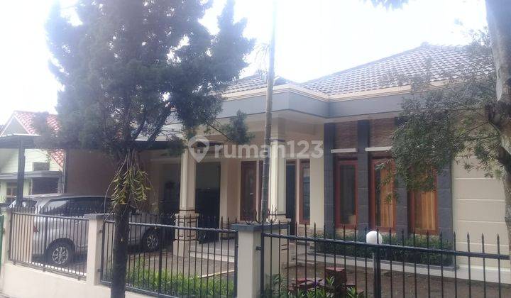 Rumah Luas Dan Terawat di Komplek Bumi Sariwangi Ii Dkt Polban 1