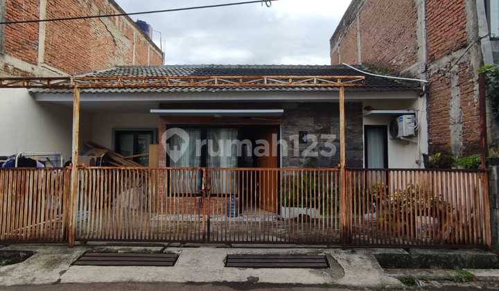 Selling a house in Nata Endah complex, Cimahi