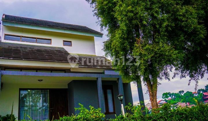 For sale villa house in Ciuyah Padaasih Permana, Cimahi. For sale villa house in Ciuyah Padaasih Permana, Cimahi.