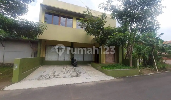 Spacious house in Padasuka near Voledrome Cimahi.