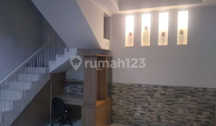 Fully Furnished Well-Maintained House Ready for Occupancy in Setraduta Complex 2